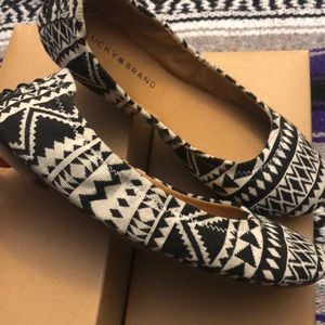 Lucky brand flats